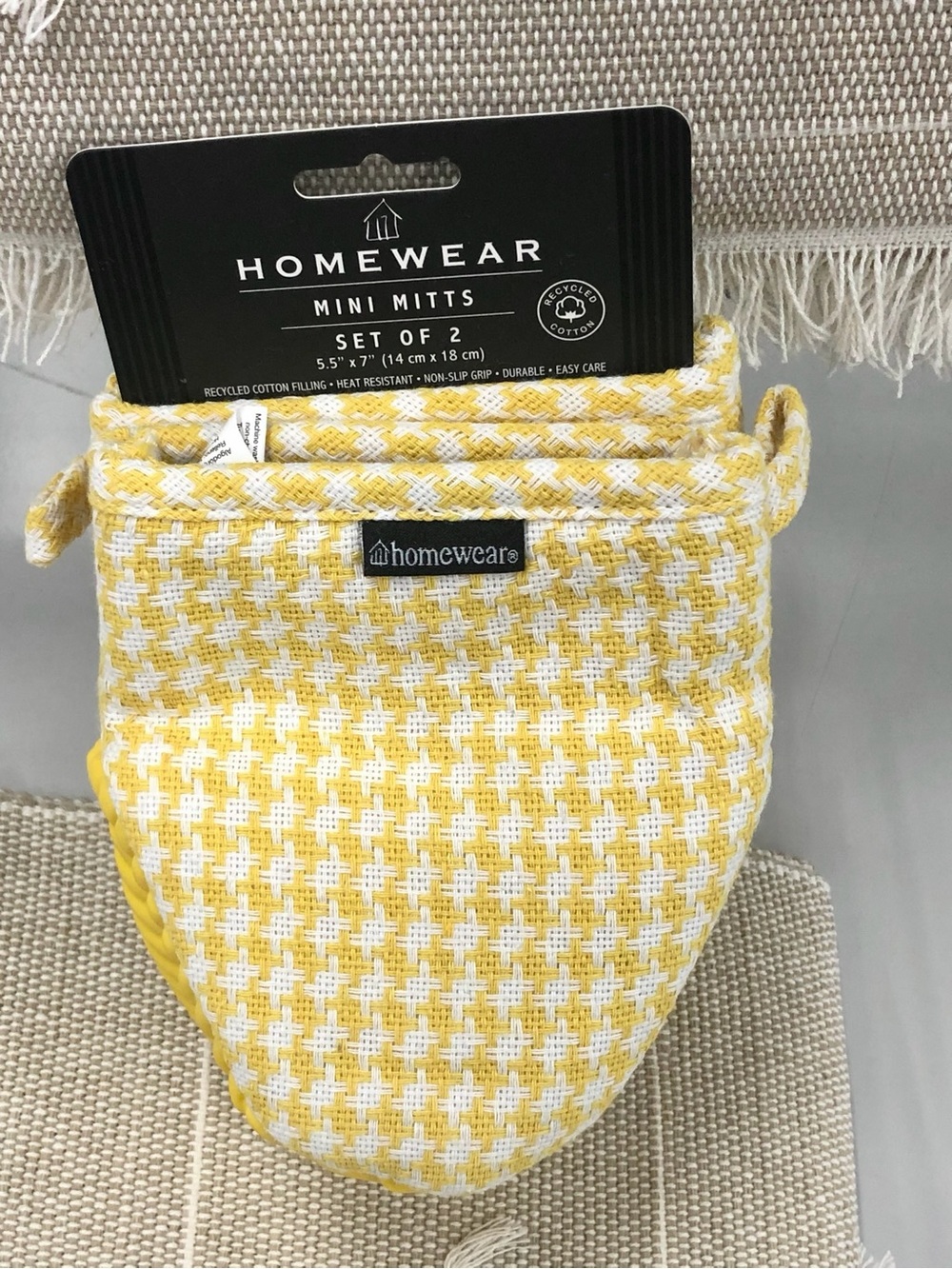🥑$12🥑 NEW Mini Mitts 5.5" x 7" Yellow Non-slip Grip Set Of 2